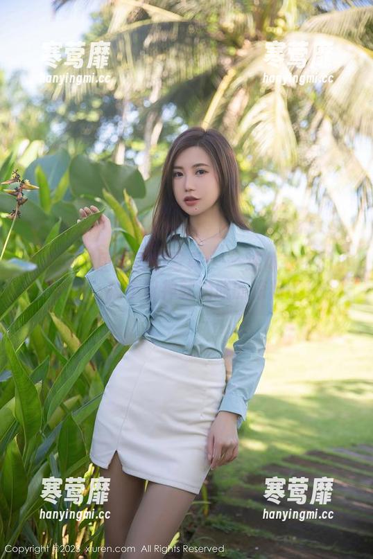 秀人网 - 唐翩翩的写真------连体衣中的小心机，稍不留神就洒脱的惊艳了！