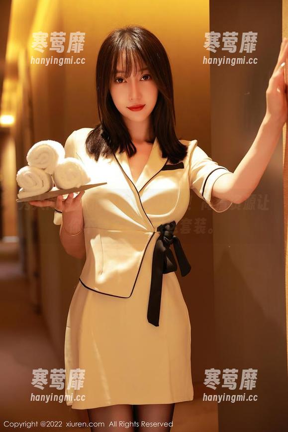 秀人网 - 拥抱夏诗诗Sally！高清资源让你不禁多看几眼这套装。