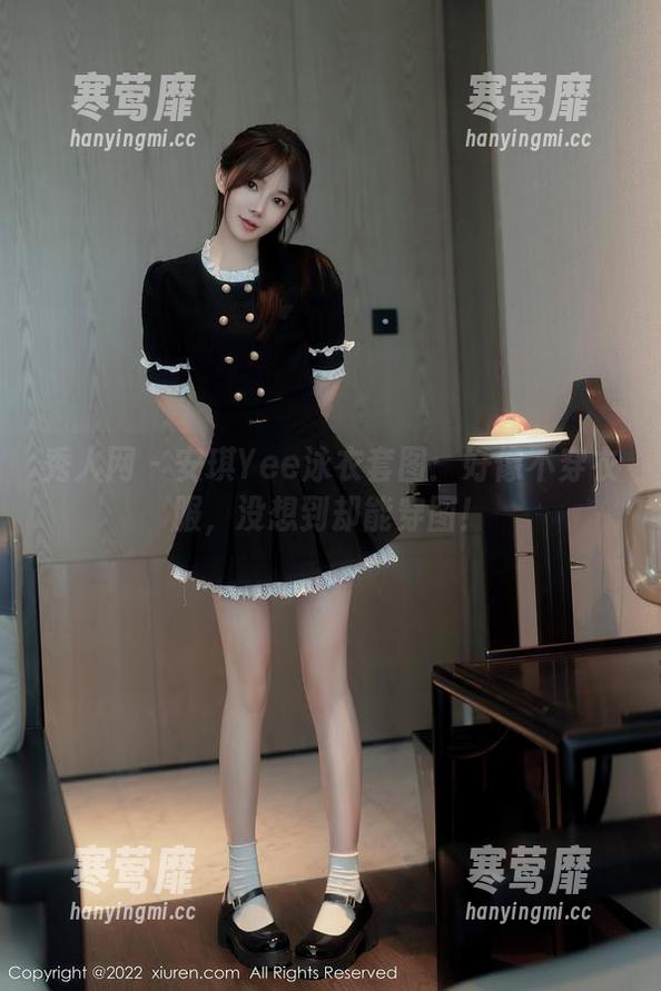 秀人网 - 安琪Yee泳衣套图：好像不穿衣服，没想到却能穿图！