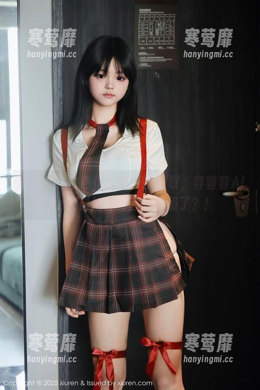 秀人网 - 白色作品集一键获取，容容容Alice的自拍技巧正式升级了？！