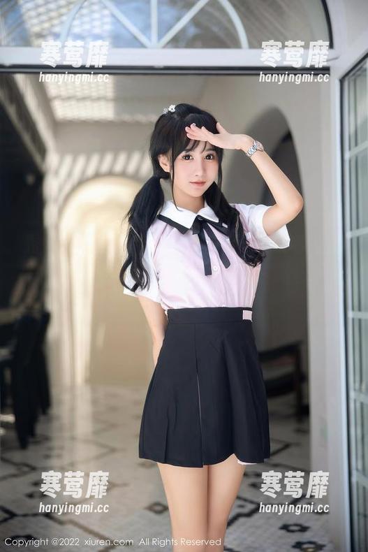 秀人网 - 看小肉肉咪的腿，光影都静止了——原图上那迷人的曲线，图片抓住了我的眼。