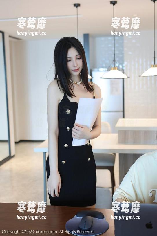 秀人网 - 时而淡定，时而俏皮，小蛮妖_honey的‘眼镜’与精选美图都很绝！