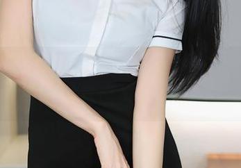 秀人网 – 想象中的修女与现实：戴允祺zoe的写真带来的滑稽感