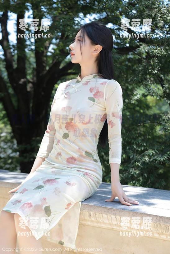 秀人网 - 当月酱儿穿上校服，福利到你不敢想象