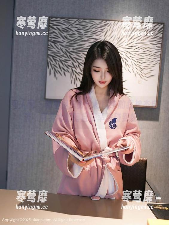 秀人网 - 林星阑户外：原图中的我神态自若，其实心里暗自庆幸没碰到蛇！