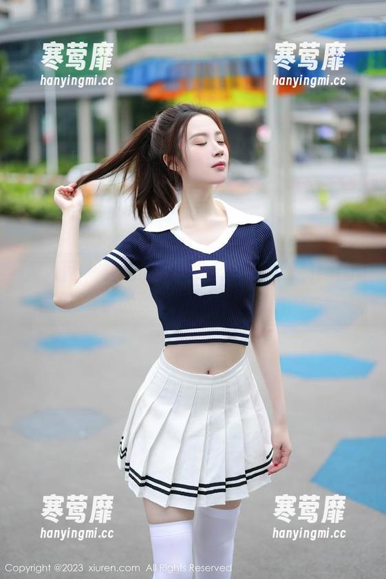 秀人网 - 普通的厨娘？不，这里是轩轩王子的美图套图小宇宙！