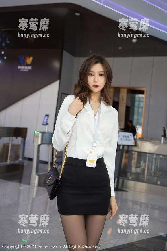 秀人网 - 陆萱萱cecillia：我的礼服自拍精选！这是我第一次觉得裙子比我还可爱！