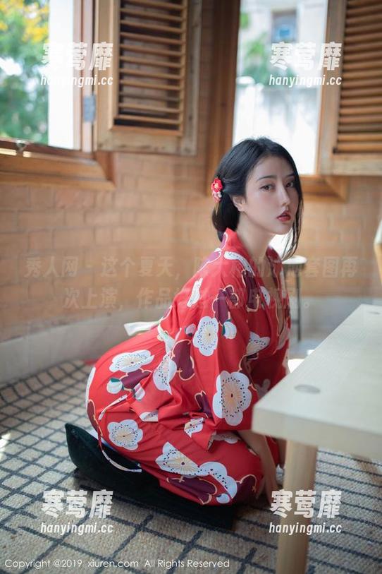 秀人网-陈大榕 秀人网 - 这个夏天,陈大榕的泳池套图再次上演,作品好过一部电视剧。