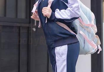 秀人网 – 校服到底能有多少种穿法？雨儿baby的资源来解答