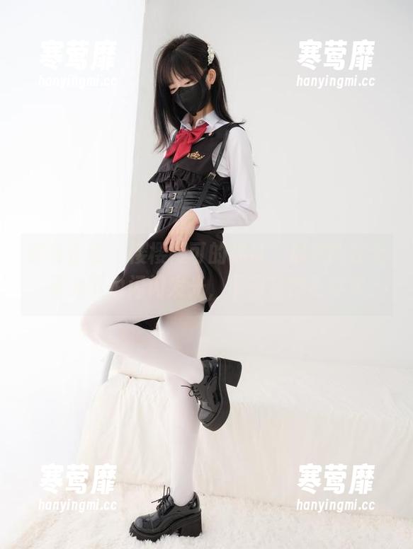 紧急企划-樱樱樱可 紧急企划 - 樱樱樱可的棉袜,居然能在无圣光下也闪闪发光,原图显得更真实