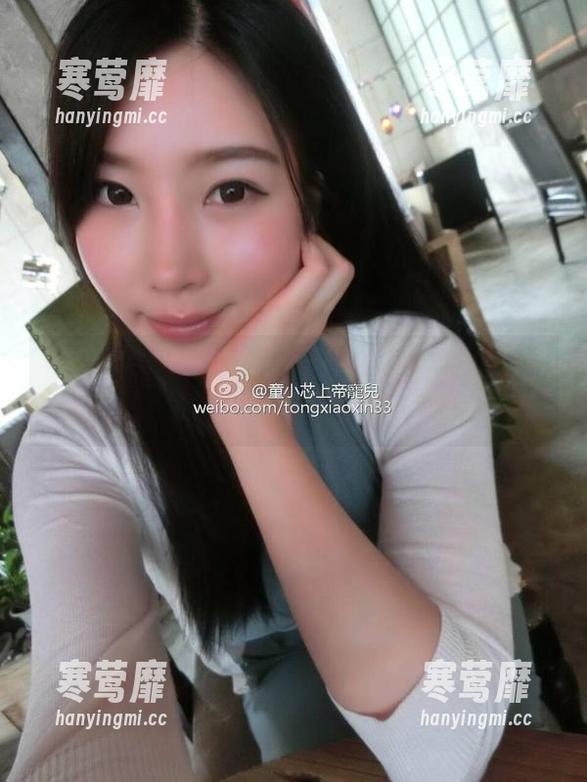 微密圈 - 紫色哒豚豚秘书原图，嗯…看看裙子就好