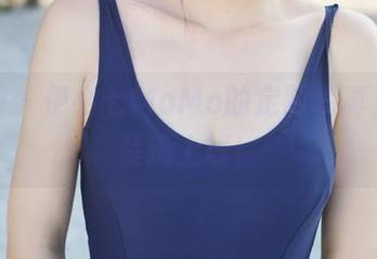 美媛馆 – 伊小七MoMo的定制写真，修女装逼上线！