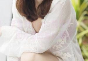 美媛馆 – 李雪婷Anna的温柔风暴：最新图库里的幽幽细腻