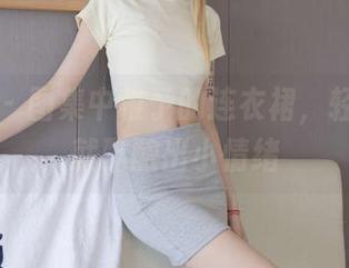 袜啵啵 – 图集中稚予的连衣裙，轻轻一晃就酝酿出小情绪