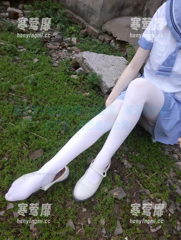 翻开西尔酱的校服白丝全集，毫无预警的文艺范，直击我的心窝！