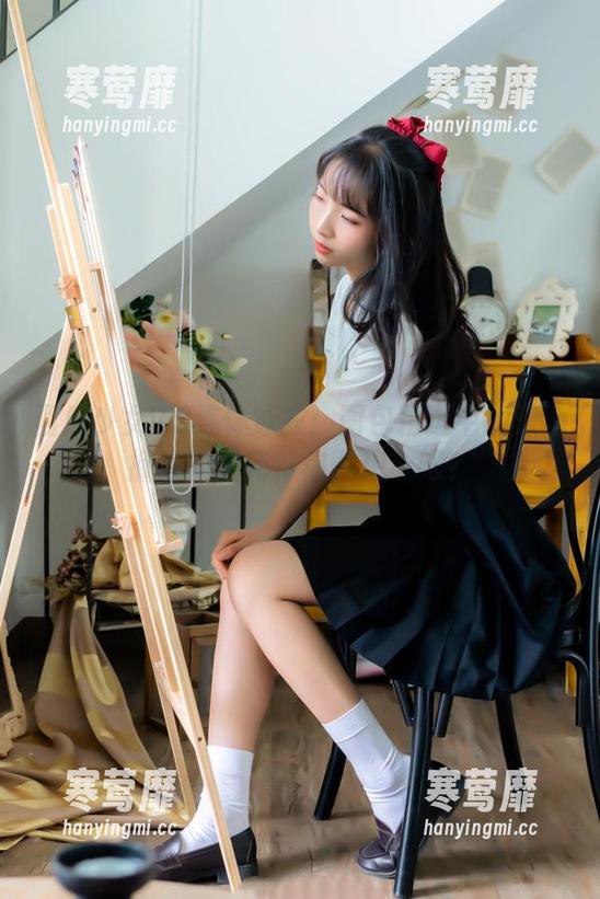 西瓜少女VS连体泳衣：图包精选中的泳池掀起的浪花，你能想象吧？