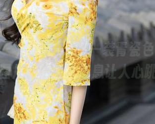语画界 – 冯木木LRIS一袭青瓷色内衣，私拍图片中的轻盈气息让人心跳加速