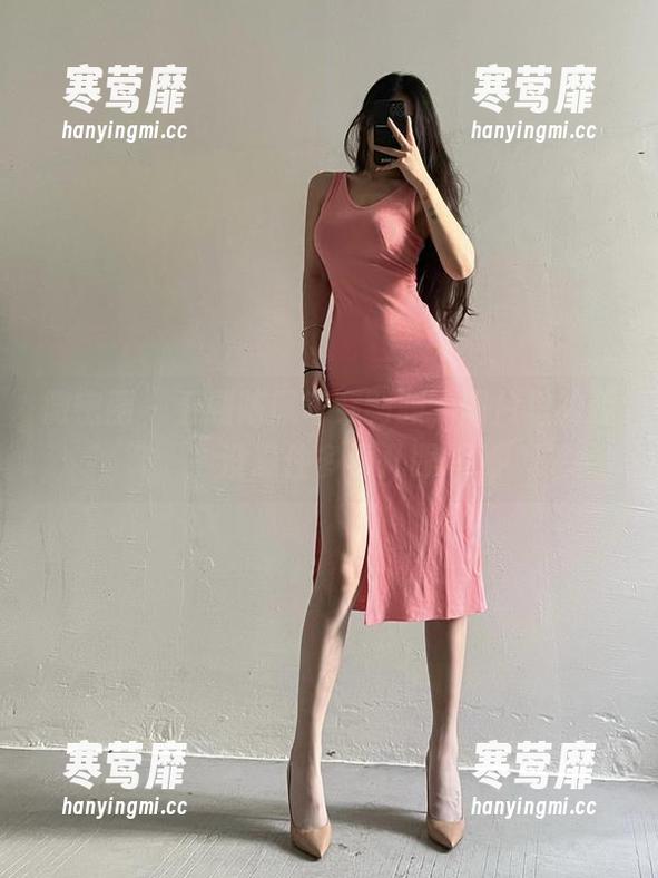 微密圈 - 看到陈佩奇穿制服，图片里的我没忍住多看几眼