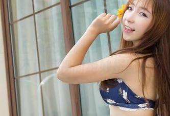 魅妍社 – 白沫的定制网袜写真：让你看得不敢直视的绝妙搭配！