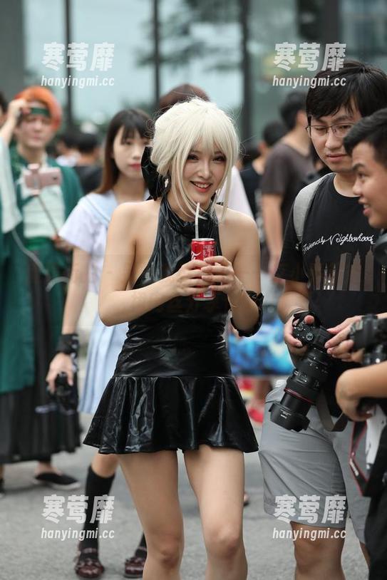 魔镜街拍 - 别怪我看呆了——艾小青超短裙肉丝分享合集