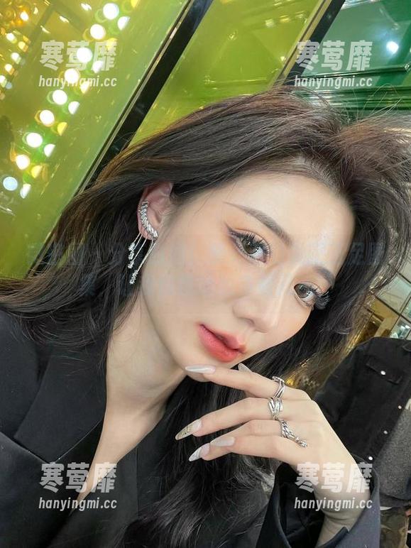 微密圈 - 分享时间！黎允熙的美腿玉足图集，让我愧疚地想多看几遍。